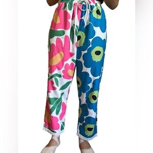 Super Cute Flower Pattern Pants Size M New With Tags